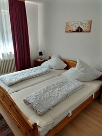 Schlafzimmer 1 mit Doppelbett